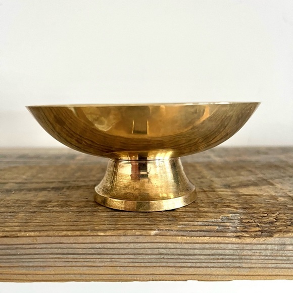 Brass and Mother of Pearl pillar candle holder - Picture 4 of 5